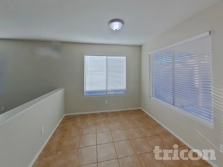 42309 W Desert Fairways Dr — Photo 3
