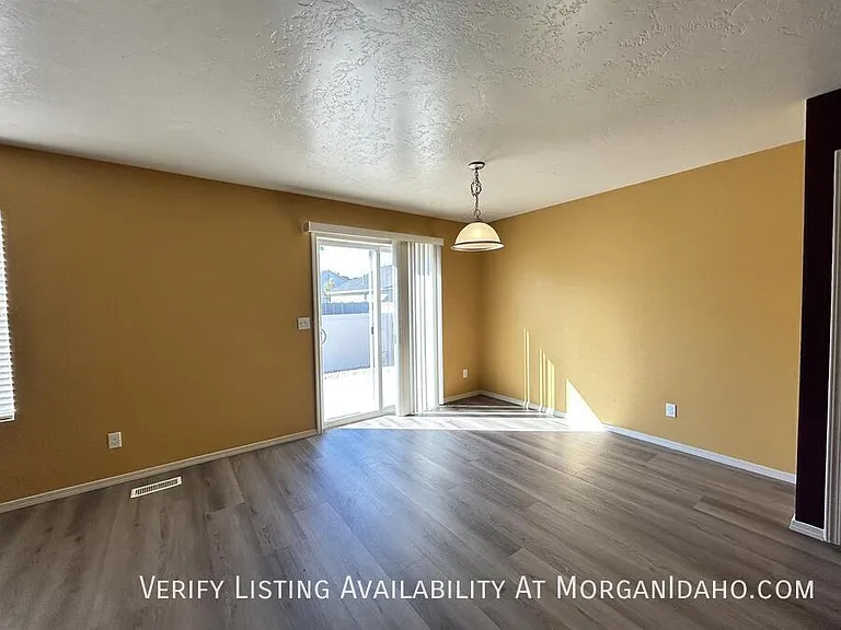 1723 W Bayeux Dr — Photo 9