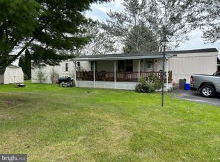136 Meadowview Dr, Dover, PA