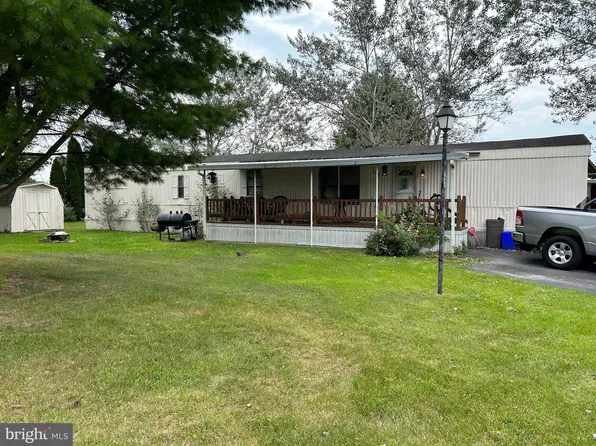 136 Meadowview Dr, Dover, PA 17315