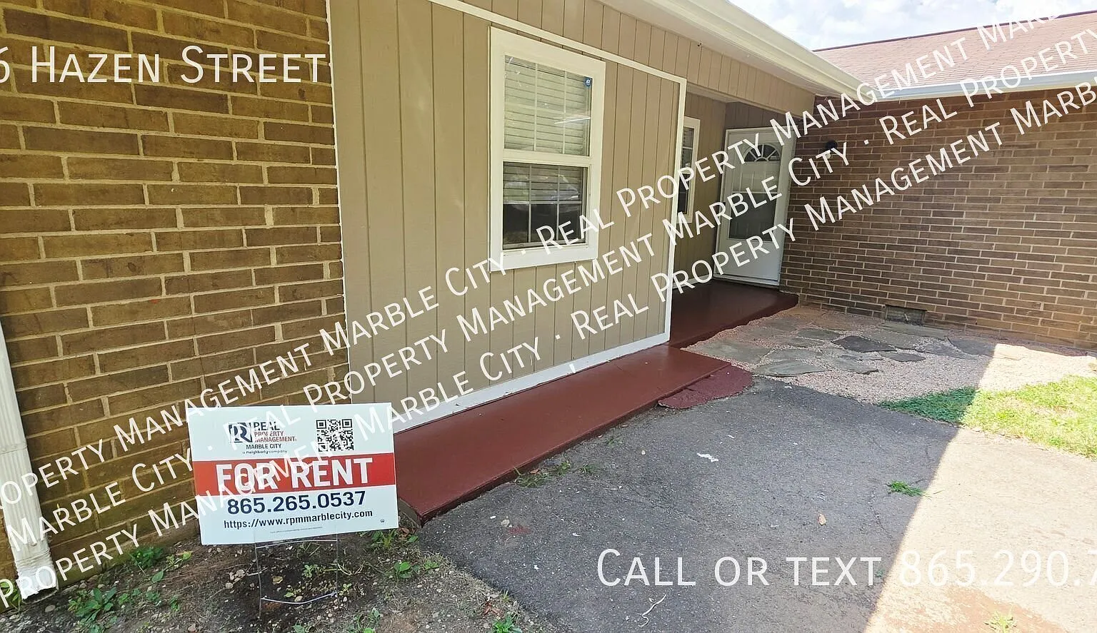 Spacious 4 Bedroom Home Minutes from Downtown Knoxville! — Photo 3