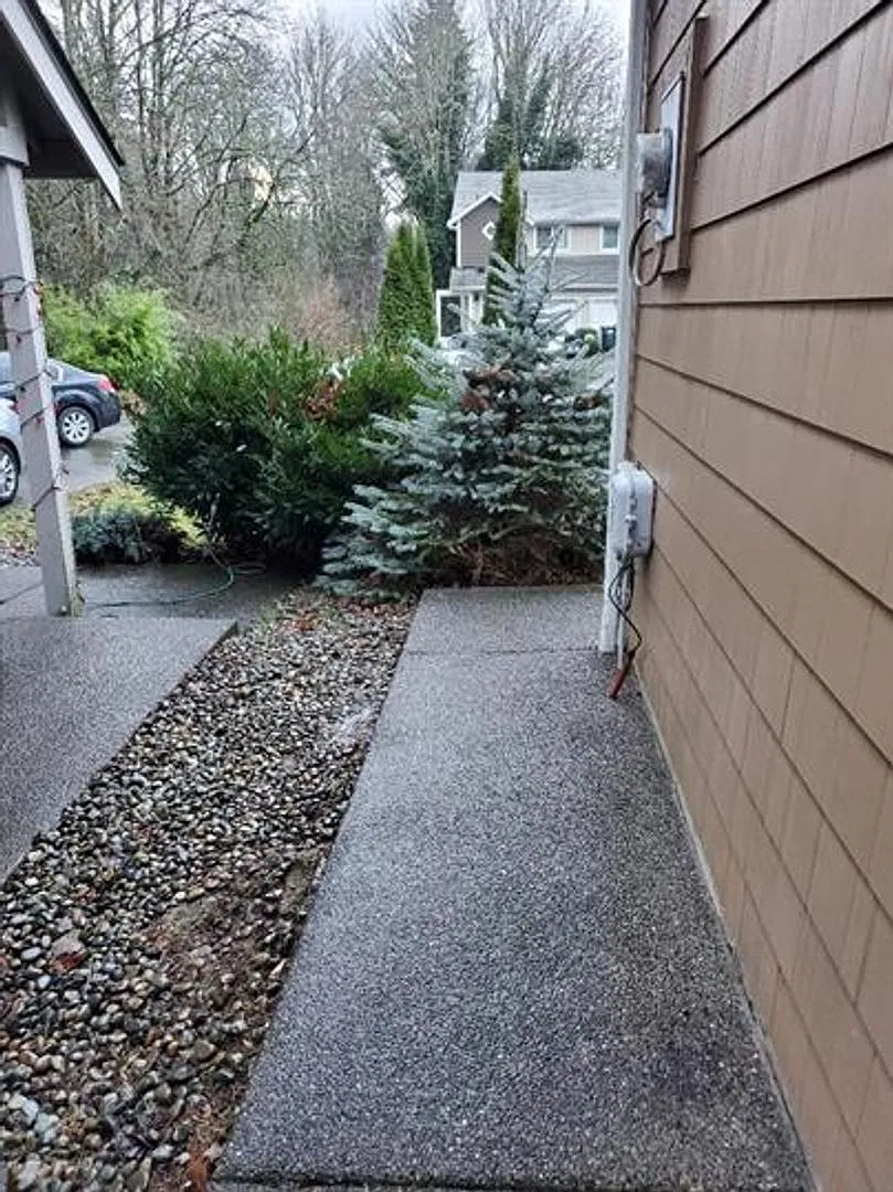 2 Bedroom 1 Bath in Tumwater — Photo 2