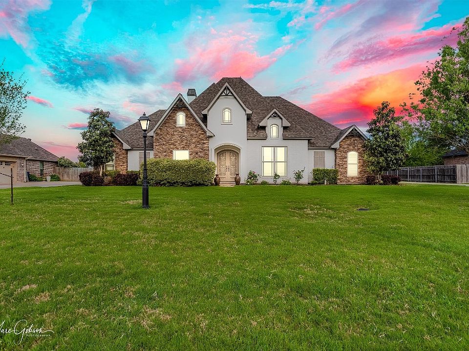 1st image of 309 Tanyard Trce