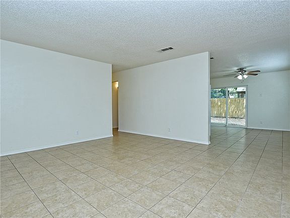 5th image of 4610 Gray Fox Dr