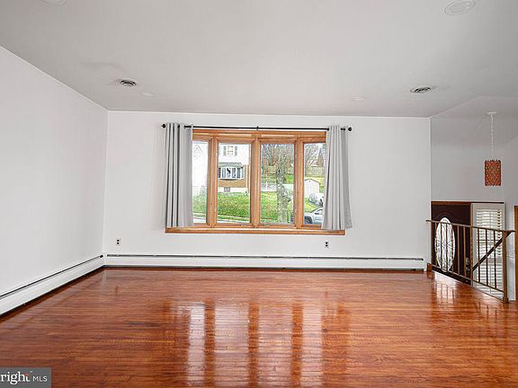 5th image of 8007 Sagramore Rd