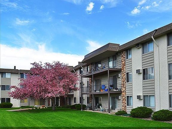 Sage Park Apartments ; New Brighton, MN