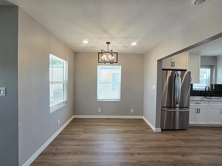 6327 California Ave — Photo 6