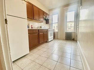 30-24 42nd St #3R, Astoria, NY 11103