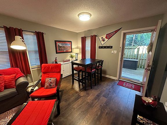 3rd image of 101 Drummond Pl