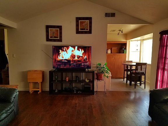 2nd image of 8913 Columbine Dr NE