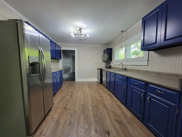 303 Easterbrook St — Photo 8