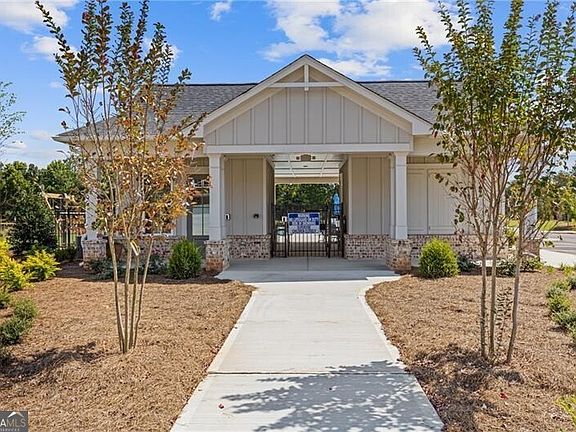 4th image of 2200 Chant St