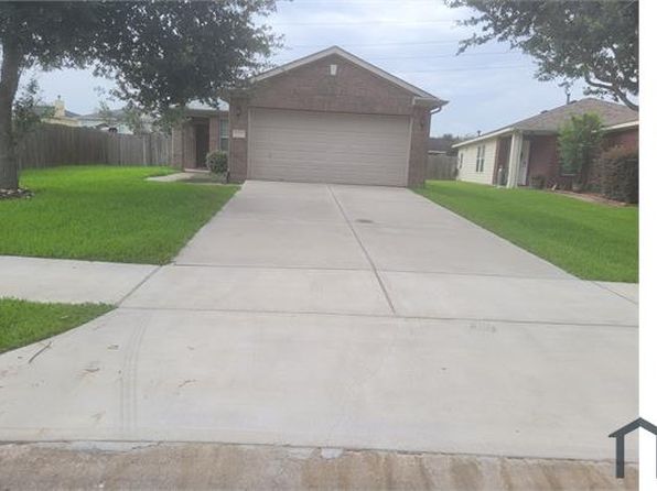 7907 Crescent Village Ln