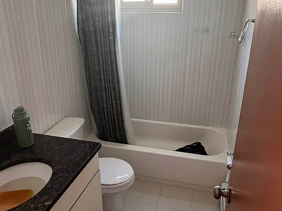 4th image of 31-29 42nd St #3C