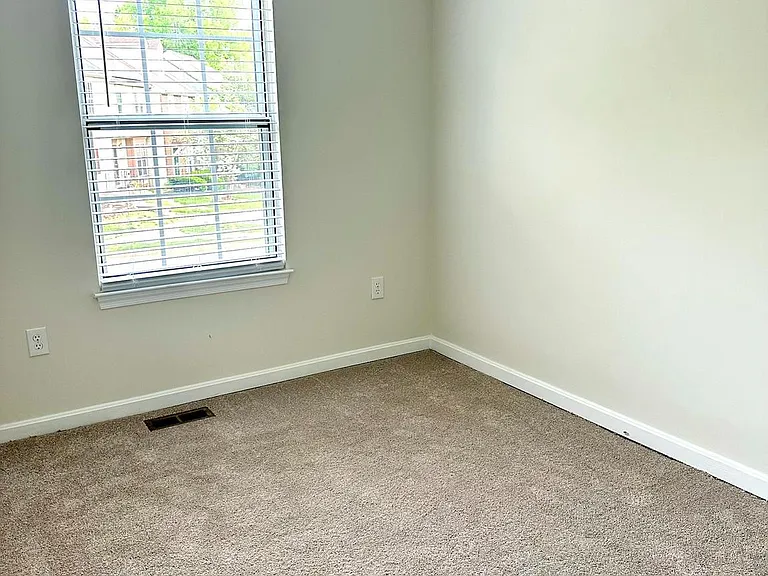14510 London Ln — Photo 21