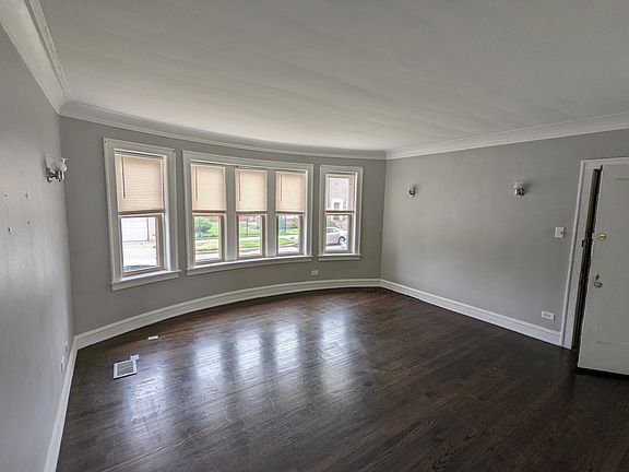 3rd image of 8324 S East End Ave APT 1