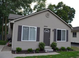 3855 Nelsey Rd, Waterford, MI 48329