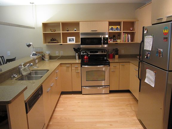5th image of 309 W Washington Ave #1281
