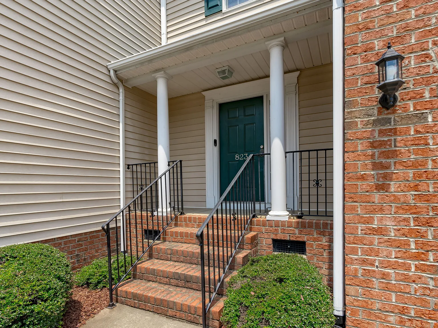 3 bed, 1744 sqft, $1,950 — Photo 2