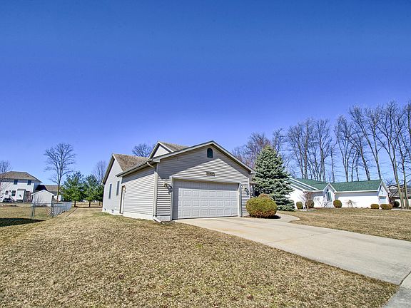 3rd image of 11837 Millstone Dr