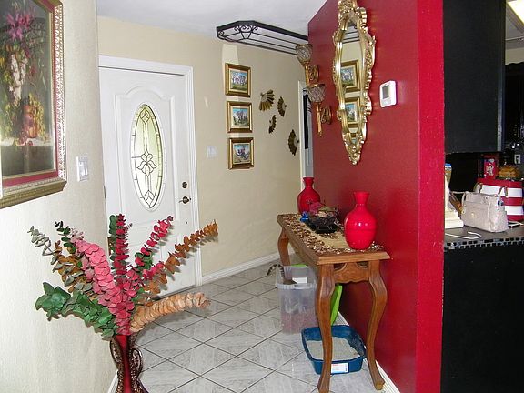 4th image of 9413 Rockwood Dr