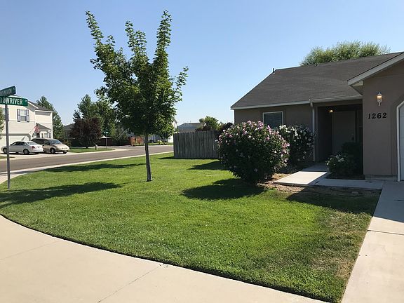 3rd image of 1262 N Hidden Meadow Ave