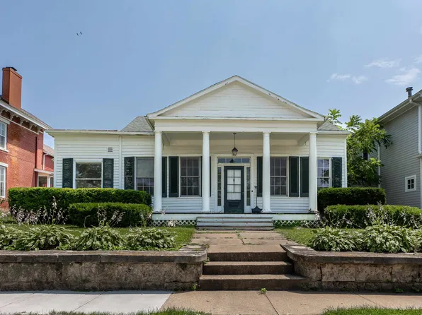 908 Park Ave, Galena, IL 61036