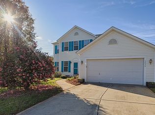 5830 Falls Ridge Ln, Charlotte, NC 28269
