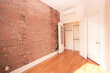 Rented by R New York