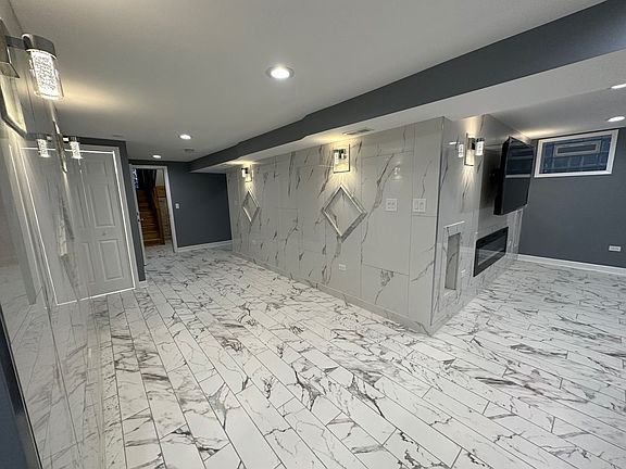 5th image of 8440 W Windsor Ave #G