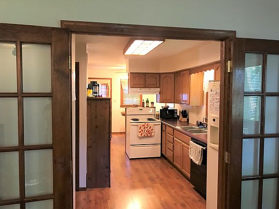 5th image of 801 Lincoln Dr