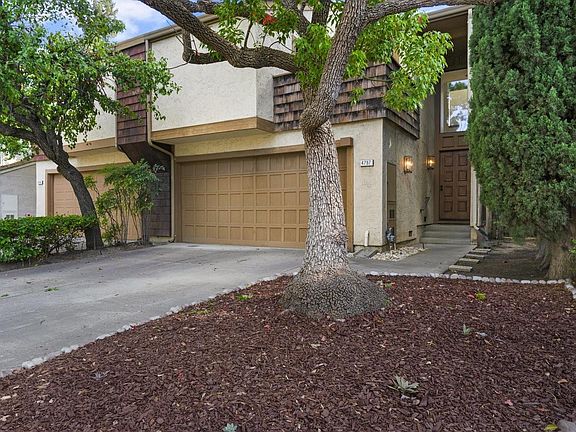 3rd image of 4797 Lago Vista Cir