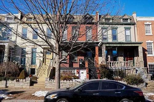 1352 G St SE #B Photo 1