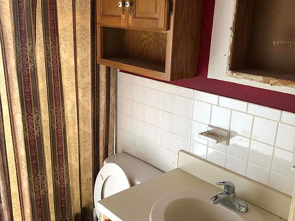 3rd image of 6008 Knollwood Dr