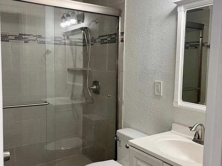 2604 Rudder Ave — Photo 5