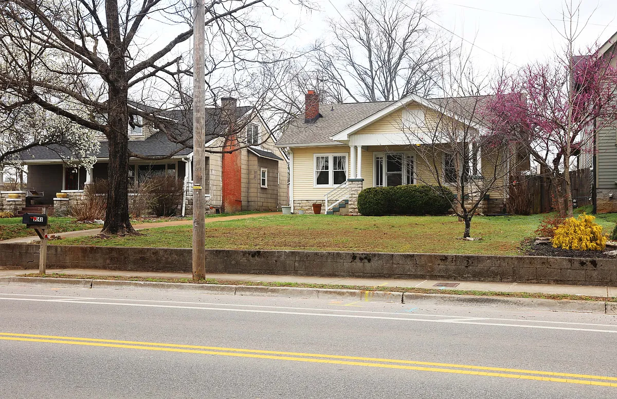 Building Photo - Cahal Ave
