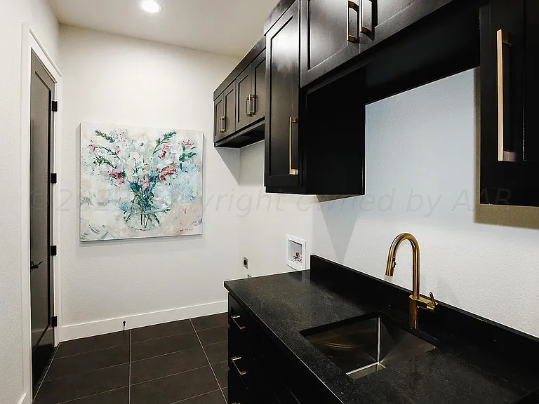 9405 Rockridge — Photo 39