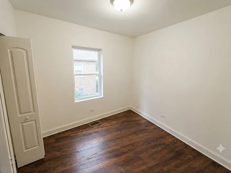 2065 W Jarvis Ave #2W — Photo 6