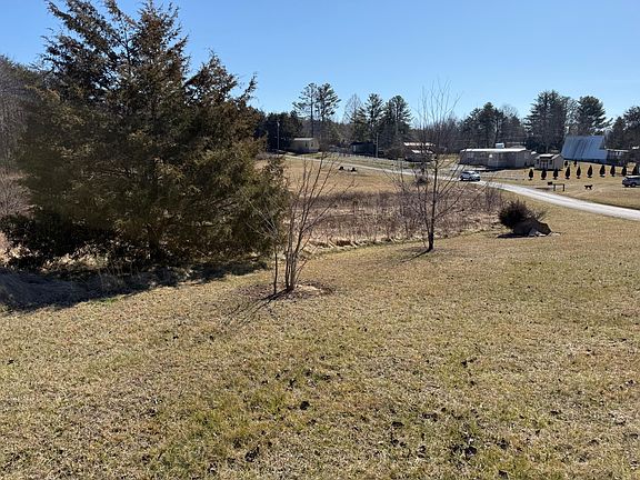 4th image of 7 Crockett Lake Dr