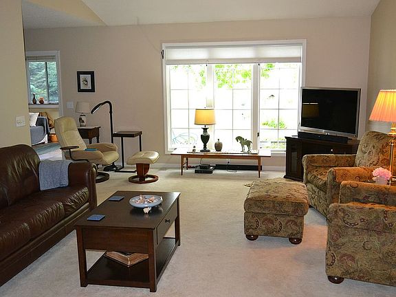 5th image of 312 Hideaway Dr W Unit 8L