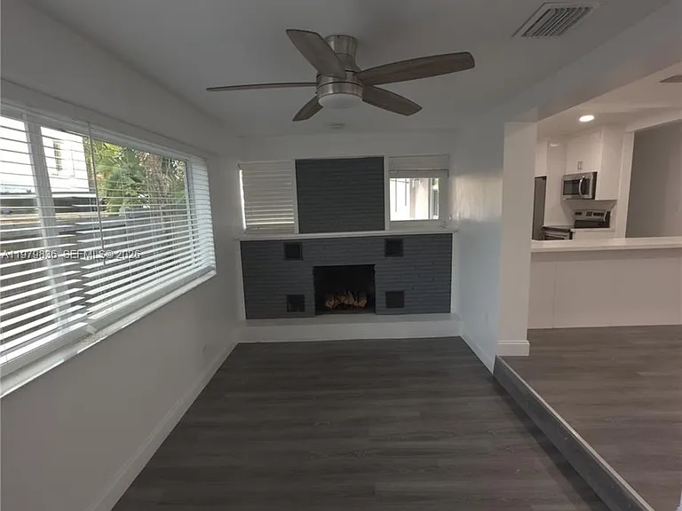 1403 Adams St — Photo 18