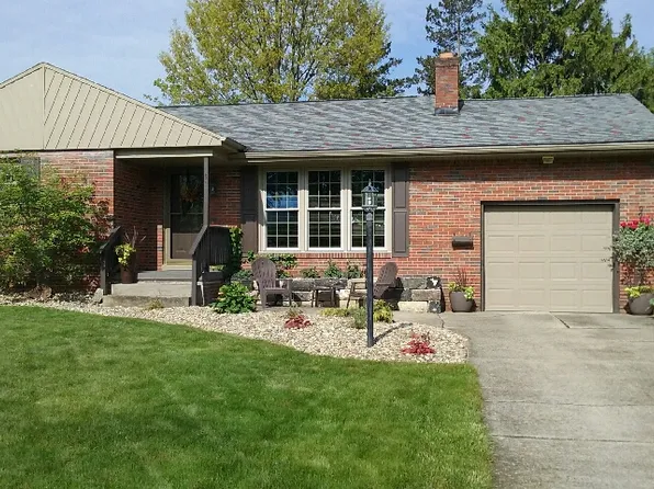 64 Parish Ave, Hubbard, OH 44425