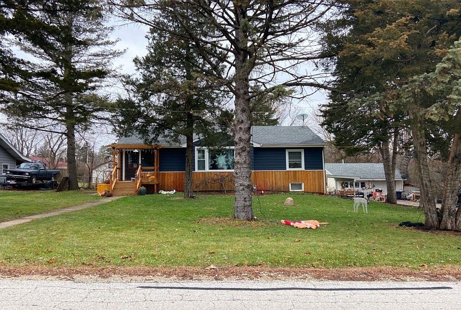 1st image of 22W104 Valleyview Dr