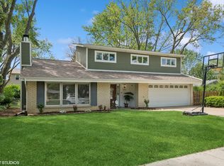 223 Hickory Ln, Schaumburg, IL 60193