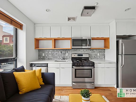 5th image of 766 Lafayette Ave APT 2B