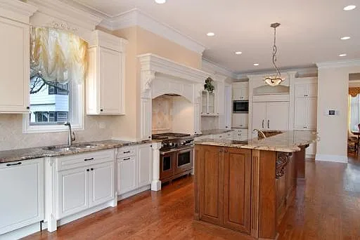 1801 Chapel Ct — Photo 6
