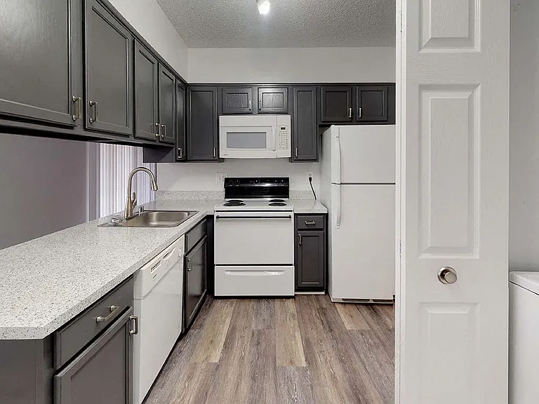 Stuart Woods Apartments — Photo 30