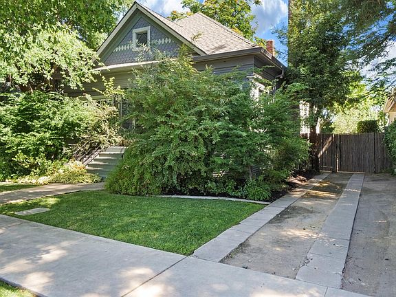 3rd image of 107 W Lockeford St