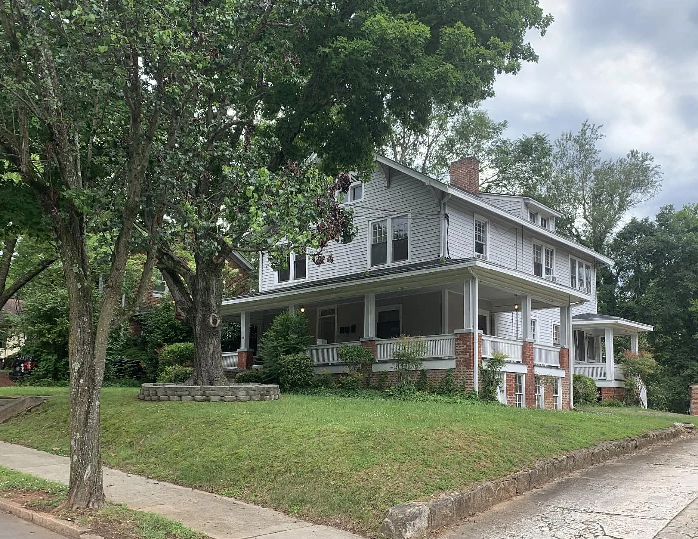 1539 W Northwest Blvd — Photo 1