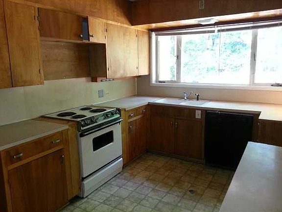 5th image of 4218 Chamberlain Dr